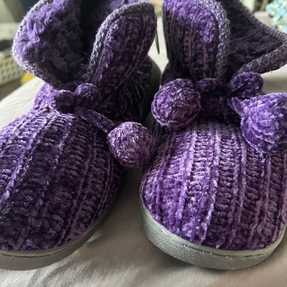 Muk Luks - slippers size xlg - Picture 2 of 7